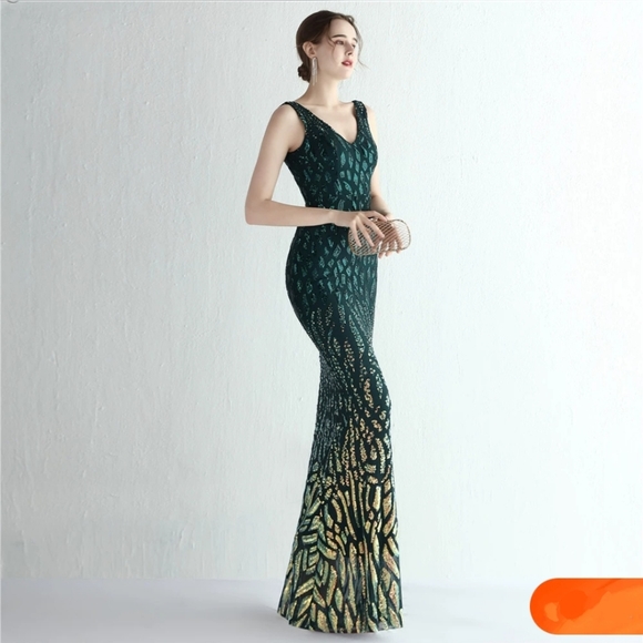 NWT *Fixed Price* Gorgeous Sequin mermaid gown - Picture 3 of 9